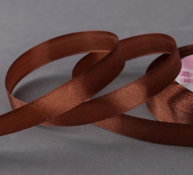 Лента атласная 2,5 см 25 ярдов коричневая 32