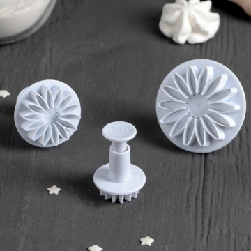 Набор плунжеров кондитерских Доляна «Герберы», 3 шт, размеры цветков: 4,3 см, 4,8 см, 5,5 см