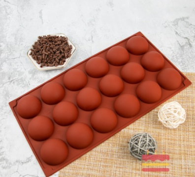 Силиконовая форма «Полусфера» 4,7 см, 18 ячеек