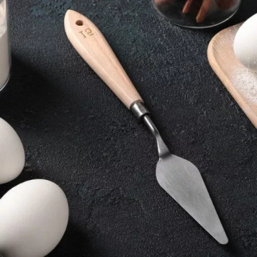 Лопатка угловая с дер ручкой (Мастихин) № 15, 7см