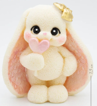 Фигурка из шоколадной глазури Зайка с леденцом 