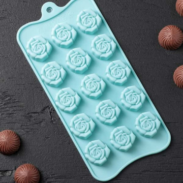 Форма силиконовая «Розочки» 15 ячеек 