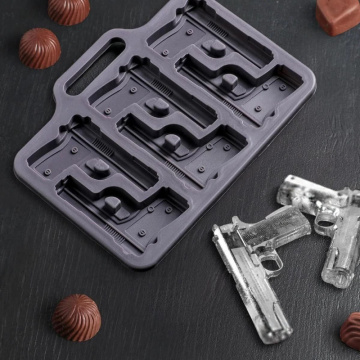 Форма силиконовая для льда и кондитерских украшений «Пистолет», 18,7×13,4 см, 6 ячеек 